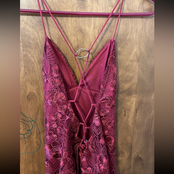 Lucy in the Sky Red Floral Lace Dress - Picture 2 of 3